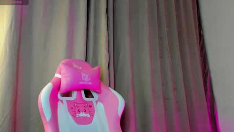 Snapshot of nicole_charm chatting on February 9, 8:13 pm GMT7TueWedThSu 0300am-0900am. Sa 1000am-0400pm online show from February 9, 8:13 pm