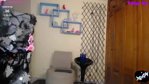 Snapshot of nicole_santana_ chatting on October 19, 12:23 am Nicole Santana online show from October 19, 12:23 am
