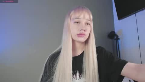 Mary online show from February 15, 4:06 pm