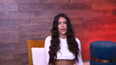 Nicole online show from December 20, 8:18 am