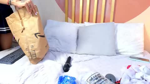 N i c o l e  online show from February 19, 8:29 pm