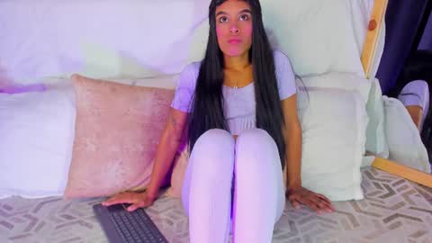 Nicole Joness online show from July 2, 12:22 pm