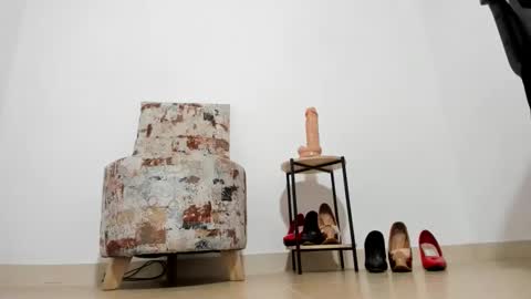 Nicolett online show from February 6, 4:10 pm