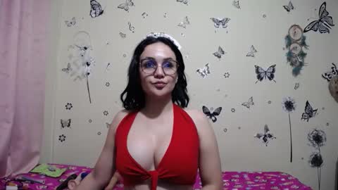 nicolle_sky online show from February 2, 8:02 am