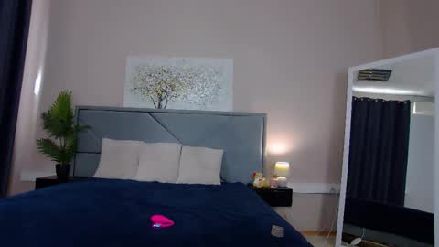 NicolRos online show from March 1, 10:15 am