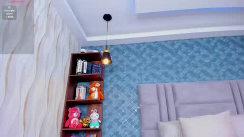 NiiaMoore online show from April 16, 8:08 pm