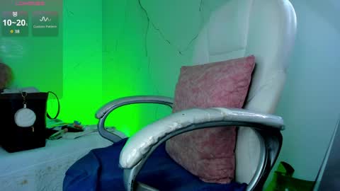 Anni online show from April 11, 7:45 am