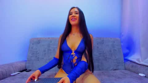 nikii_white online show from February 12, 5:09 am