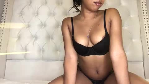 NikkiB online show from January 31, 2:37 am