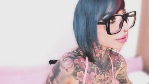 Snapshot of nikkiramone chatting on October 14, 10:23 pm Nikki Ramone online show from October 14, 10:23 pm