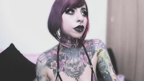 Snapshot of nikkiramone chatting on September 10, 1:44 pm Nikki Ramone online show from September 10, 1:44 pm