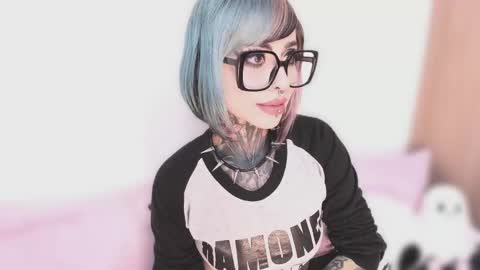 Snapshot of nikkiramone chatting on October 7, 10:25 pm Nikki Ramone online show from October 7, 10:25 pm
