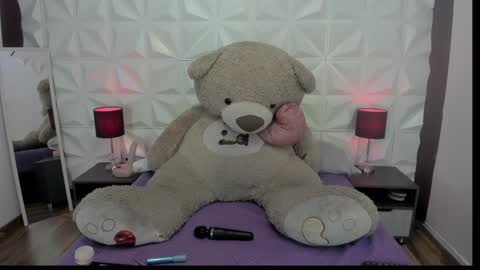 Nikole online show from December 30, 7:11 pm