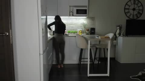 Bella online show from February 6, 7:39 pm