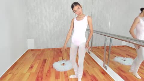 Snapshot of nina_ponse chatting on February 21, 8:38 pm Natalia online show from February 21, 8:38 pm