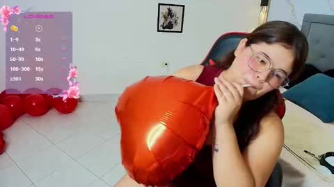 N I N A  online show from February 13, 8:10 pm