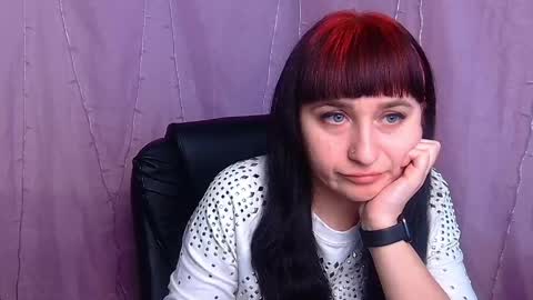 ninaflawlees online show from March 15, 1:02 pm