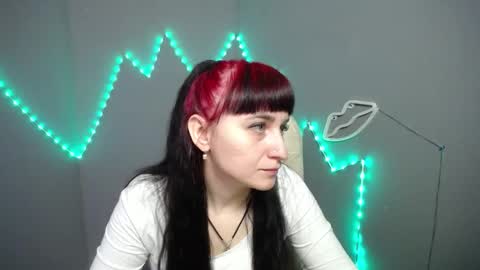 ninaflawlees online show from March 23, 7:25 am