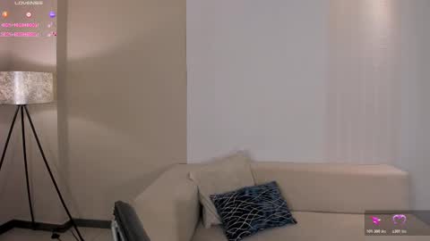  Nina  online show from March 25, 6:33 pm