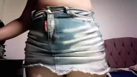 NIina Mon online show from November 7, 9:42 pm