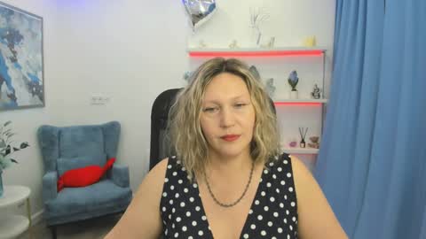 ninastarle online show from April 27, 11:40 am