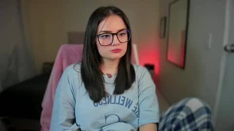 ninavolkov online show from January 4, 9:52 pm