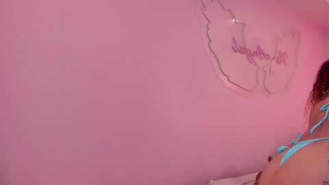 Ninna  online show from December 20, 4:33 pm