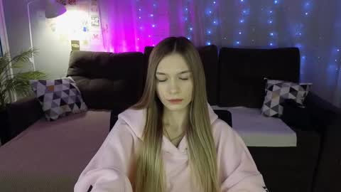 ninny_doll online show from March 7, 1:45 am