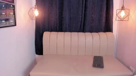 NATHALIA MORENO online show from April 17, 12:18 pm