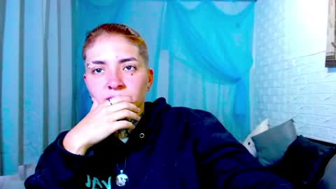 noah hehim    online show from April 1, 1:41 pm