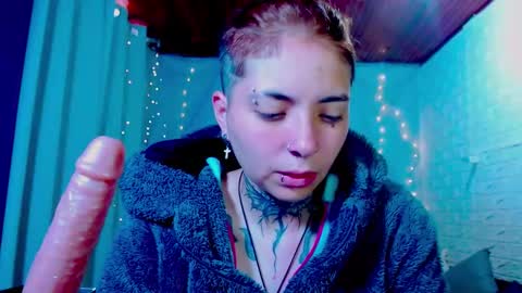 noah hehim    online show from March 28, 1:21 pm