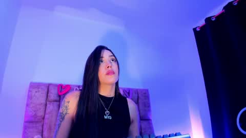 Nora Da Silva online show from June 12, 3:25 am