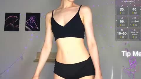 Hello My name is Helene NTMU  Finger up if u like what u see online show from July 6, 2:22 pm