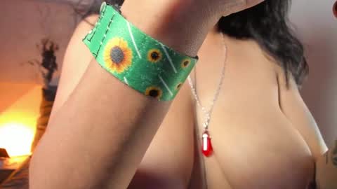 nova_scarlett online show from April 8, 4:09 pm