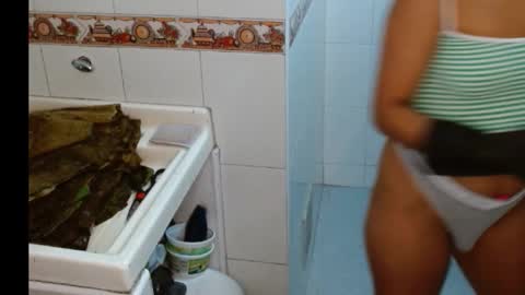 novaperotti online show from December 5, 3:50 am