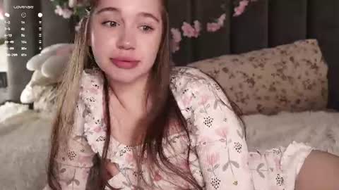 Dina online show from June 27, 1:18 am