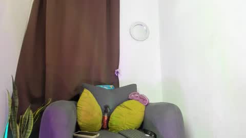 Nia online show from March 23, 3:12 am