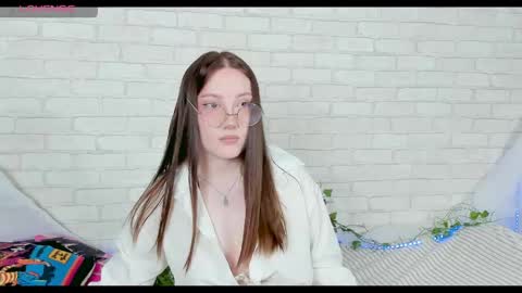 Kat online show from May 19, 8:43 am