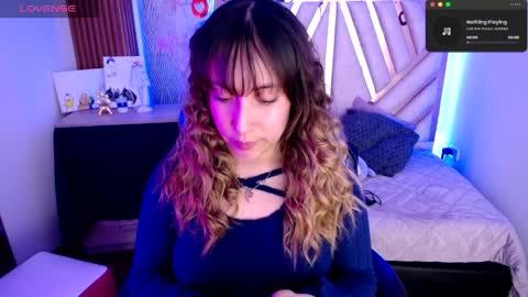 Alex   .    online show from April 3, 2:09 am