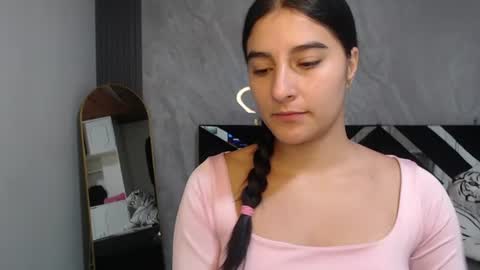 Nia  online show from July 18, 1:46 pm