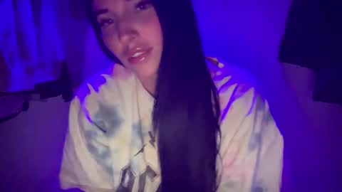 Snapshot of oceanxalara22_xo chatting on October 21, 2:37 am A L A R A online show from October 21, 2:37 am