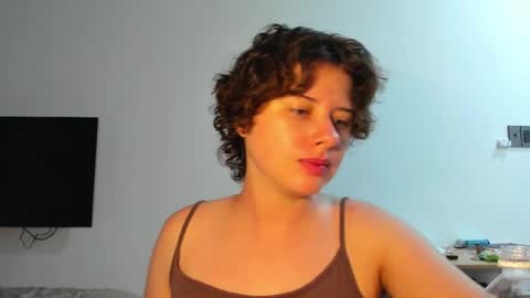 Evie online show from April 12, 2:09 pm