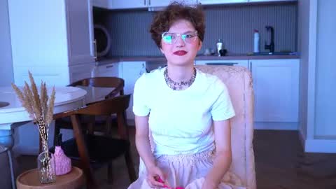 Eli online show from June 17, 4:03 am