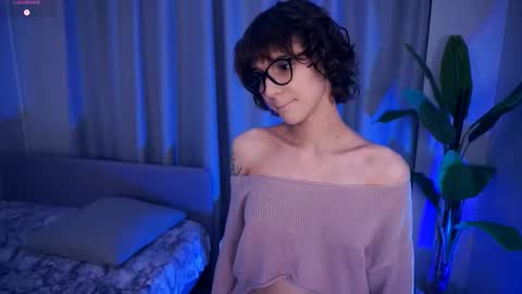 Thea online show from October 29, 7:05 pm