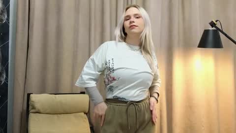 Eliana online show from December 11, 4:39 am