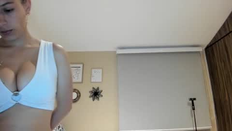 ohanna_ online show from December 20, 10:43 pm