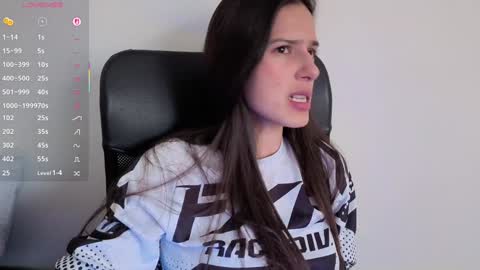 ohanna_ online show from October 15, 8:55 pm