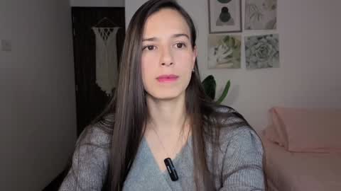 ohanna_ online show from March 3, 11:44 pm