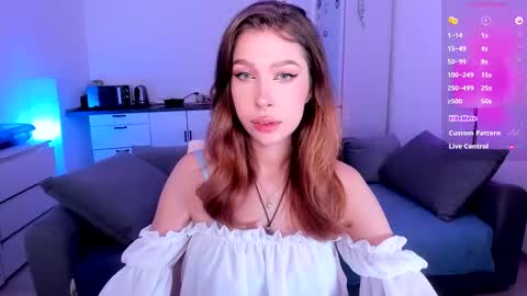 Snapshot of ohmymiami_ chatting on October 3, 8:25 pm Light  online show from October 3, 8:25 pm
