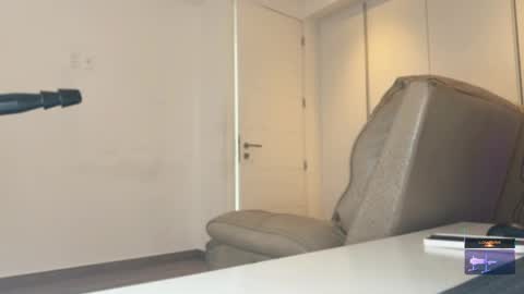 Lyz  online show from April 8, 4:53 pm